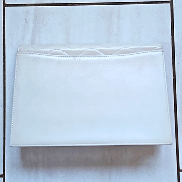 Yves Saint Laurent Vintage Quilted Wave Cream Caviar Leather Clutch Bag EUC - Picture 2 of 12